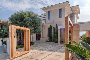 Pros and Cons of Using Travertine Stone in Your Design Projects